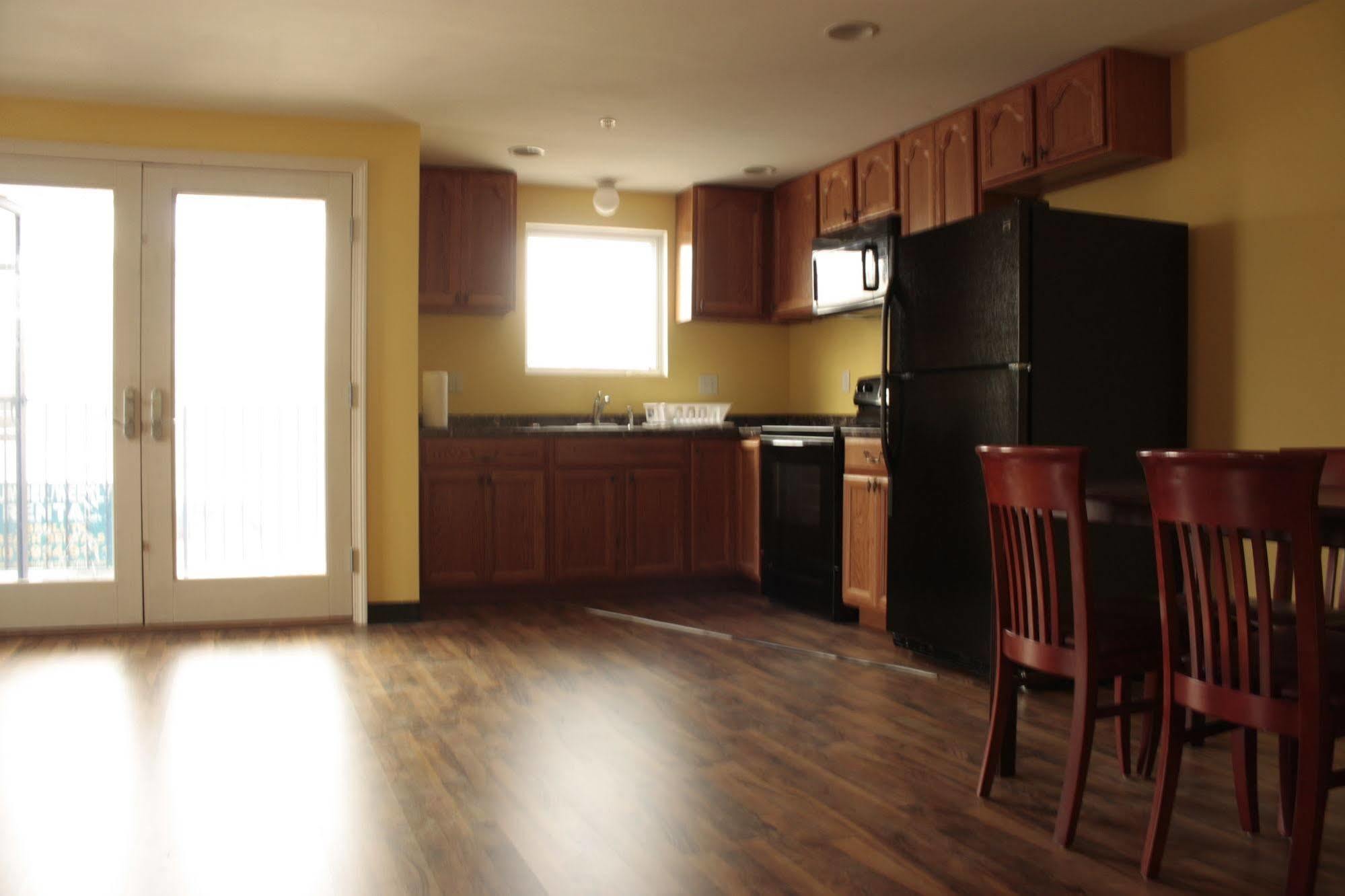 אולד אורצ'רד ביץ' Beach Fantasy Apartment Suites מראה חיצוני תמונה